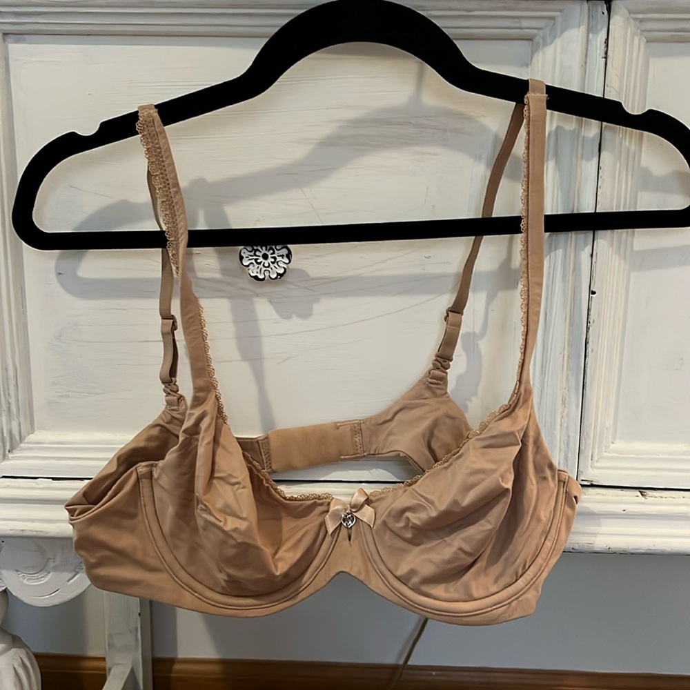 Tan- Victorias Secret Body By Victoria Unlined Demi